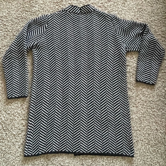 Fortune + Ivy Black and White Chevron Open Long Cardigan - Picture 3 of 3